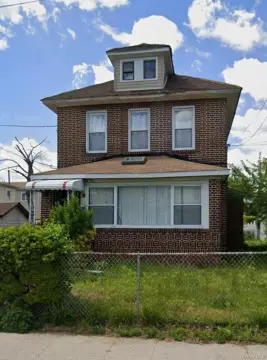 Three-Unit Frame Triplex