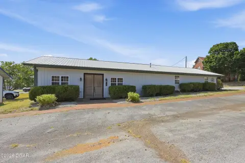 Mixed-Use Metal Building