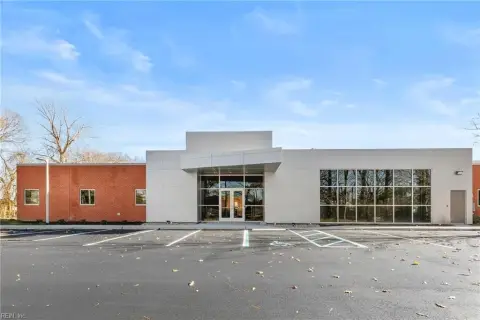 Office Suite with Flexible Layout