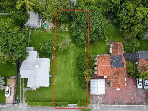 Vacant Lot in Growing Corridor