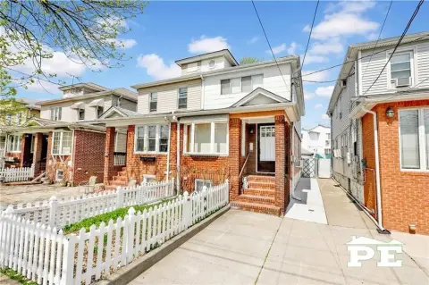 Semi-Detached Single-Family Home