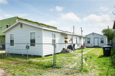 Corpus Christi Triplex: Investor Opportunity