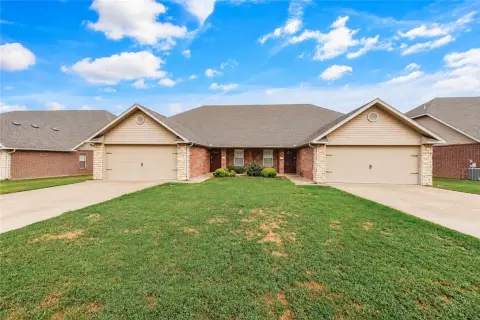 Duplex with Garage