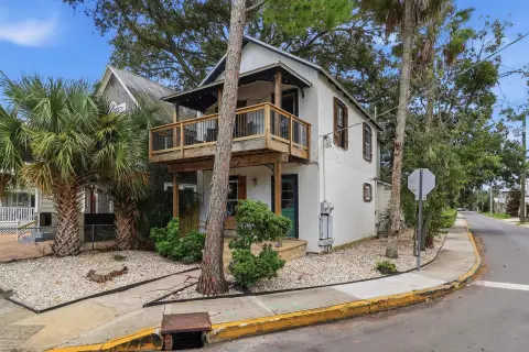 Updated Duplex with Outdoor Spaces