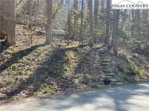 Land in Valle Crucis Heart