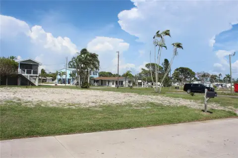 Waterfront Lot in Paradise Bay