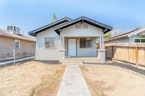 Renovated Duplex with Carport