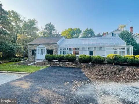 College Park Commercial Space Available