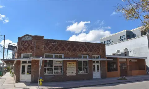 Brick Conventional Restaurant Building