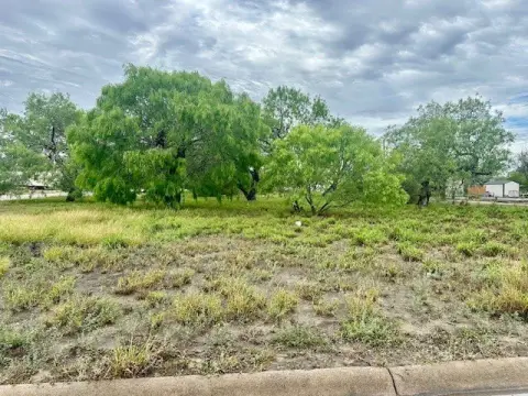 Kingsville Vacant Residential Lot