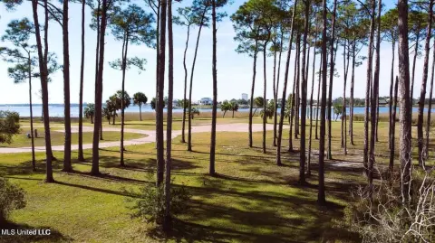 Waterfront Homesite in Ascot Pointe