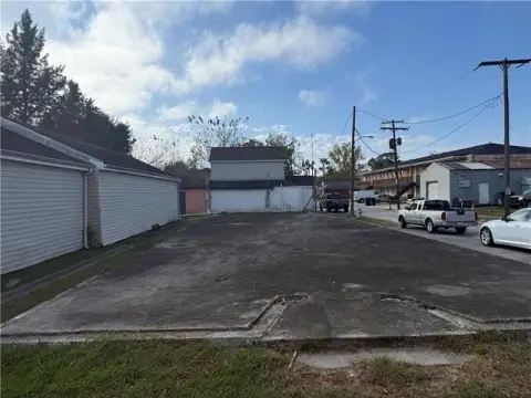Commercial Corner Lot in Arabi