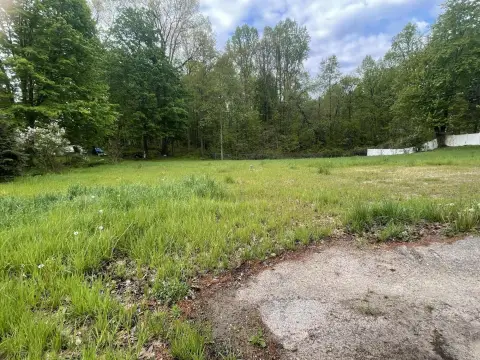 Residential Land in Sister Lakes