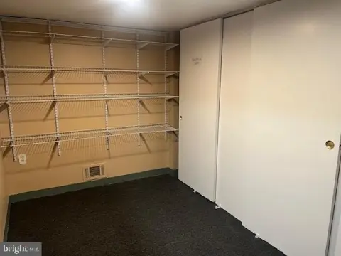 Ground-Level Office Unit