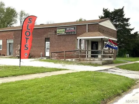 Benld Commercial Building For Sale