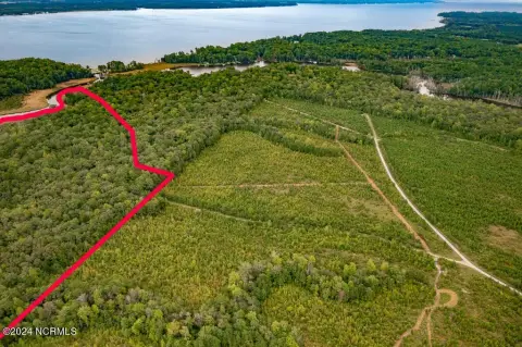 Waterfront Property with High Elevations