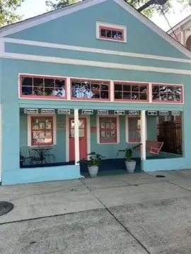 Furnished Building in Algiers Point