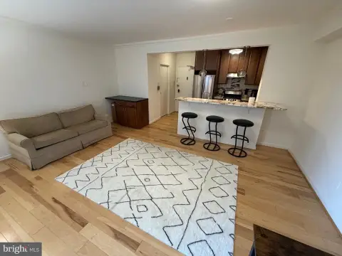 Cooperative Condo with Pool Amenities