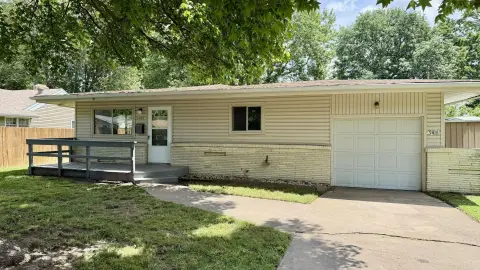 Springfield Duplex Near Amenities