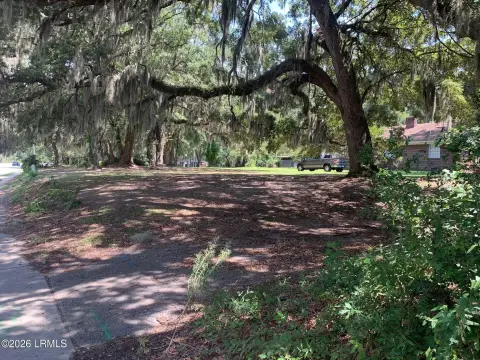 Beaufort Commercial Land Opportunity