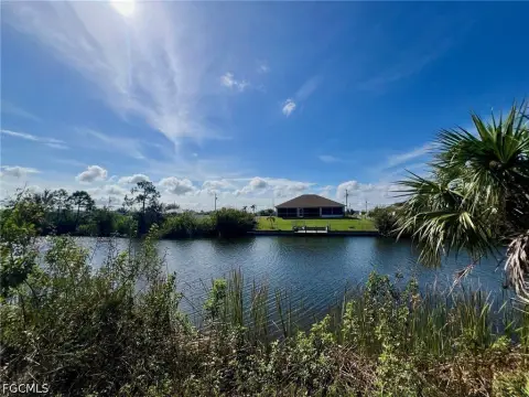 Cape Coral Canal Lot