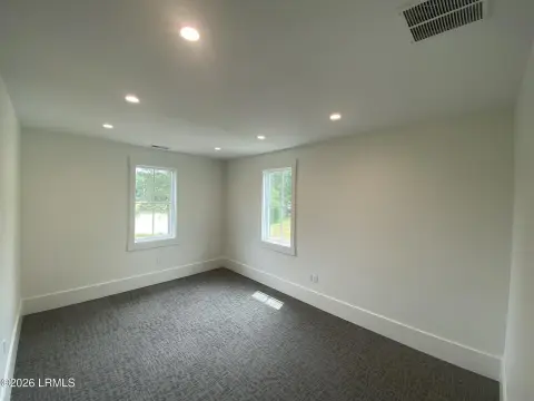 New Commercial Unit For Rent