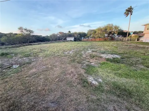 Residential Lot in Flour Bluff