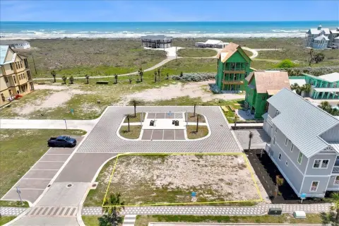 Corner Lot Near Resort Amenities
