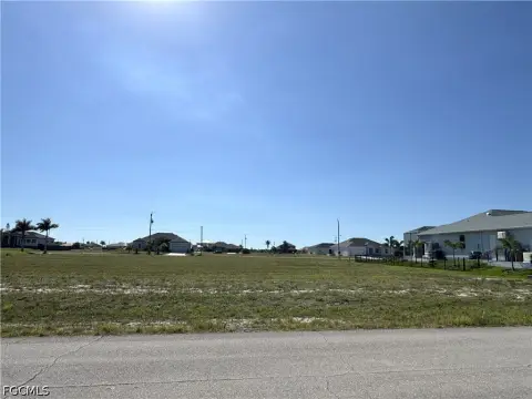 Residential Lot in Cape Coral