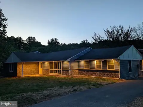 Rancher on Acres with Barn