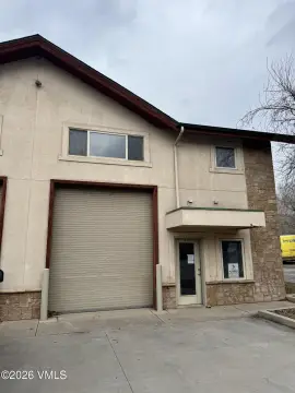 Two-Story Industrial Unit in Eagle