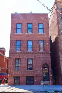 Detached Brick 7-Family with Garage