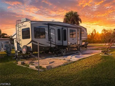 Palmetto Palms Land Opportunity
