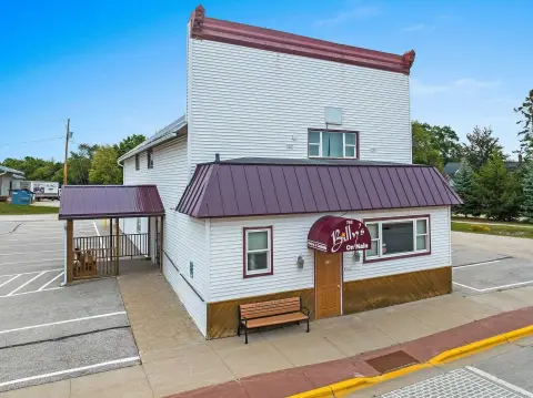 Renovated Restaurant with Bar and Dining Area