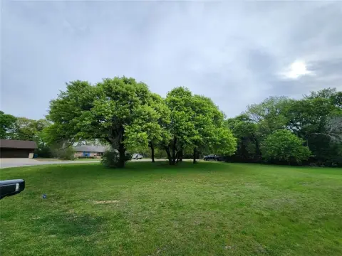 Corner Lot Near Lake