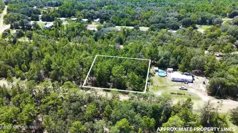 Land in Interlachen, Florida