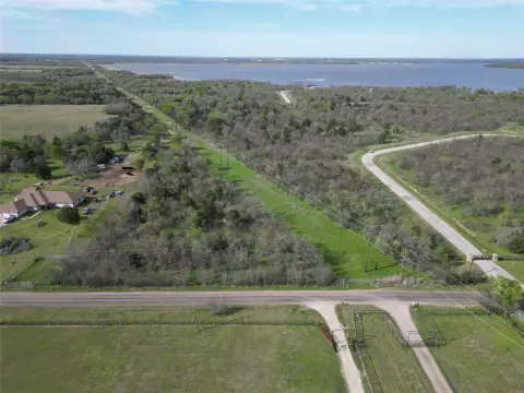 Lake-Adjacent Land Parcel