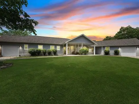 Lakefront Duplex: Income Opportunity
