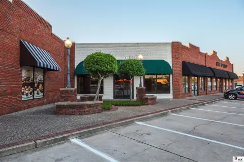 Refreshed Retail Suite with Offices