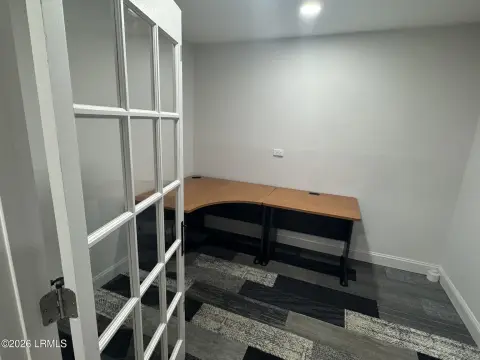 Office Unit with Rear Warehouse
