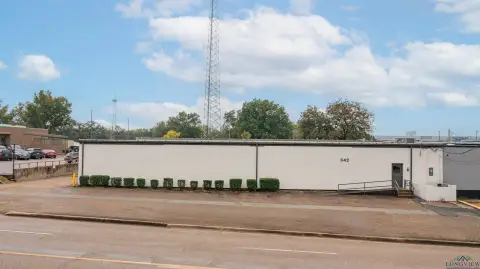 Remodeled Office/Warehouse in Longview, TX