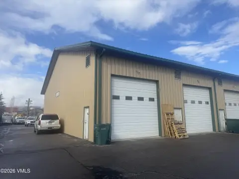 Light Industrial Unit Near Airport