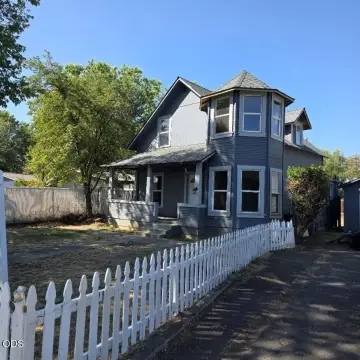 Victorian Duplex with Separate Entrances