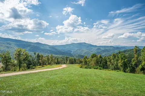 Land with Lake Access