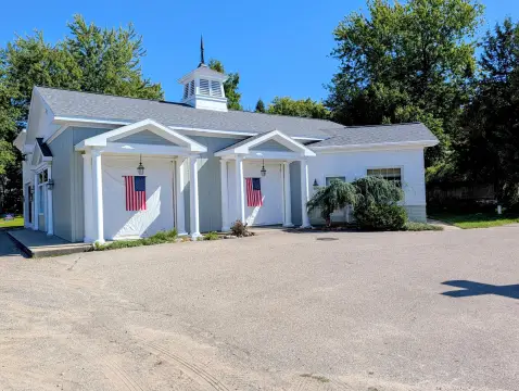 Open-Plan Storefront