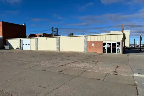 Commercial Building in Downtown Ord
