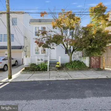 Two-Unit Duplex with Fenced Yard