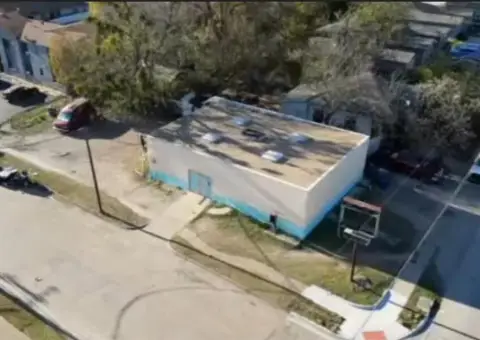 Free Standing Commercial Building