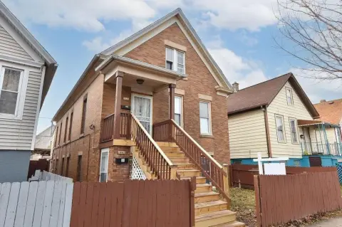 Milwaukee Duplex with Income Potential