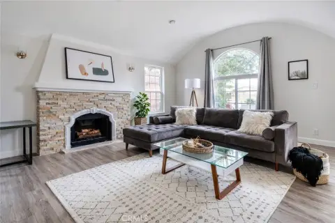 Los Angeles Duplex with Income Potential